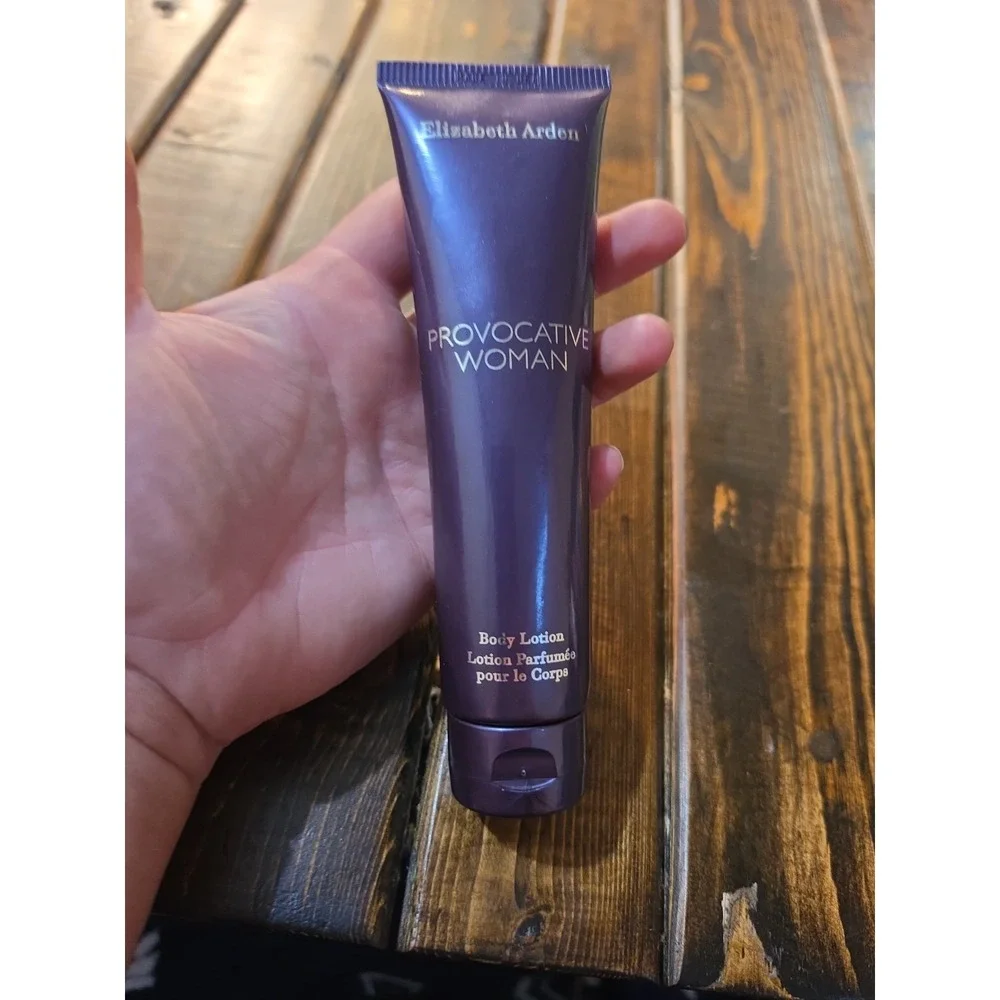 Elizabeth Arden - Provocative Woman - Luxurious Perfumed Body Lotion (3.3oz)